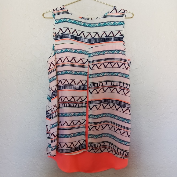 🛍 3/$12 MOA MOA Print Tank with Slit Back and Pink Underlay Size Medium - Picture 5 of 7